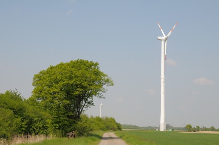Windkraftanlage bei Bantorf nahe der A2