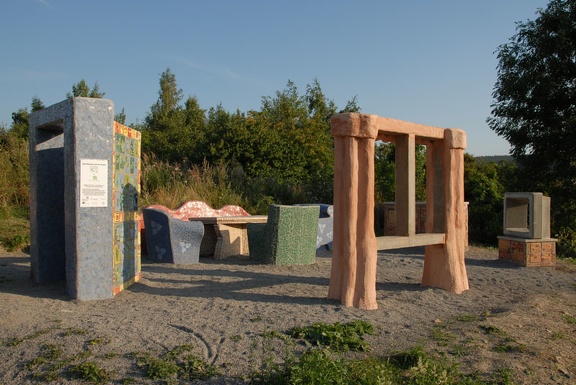 Das Wohnzimmer im Freien: Kunstobjekt im Deisterpark