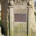 Stein vor der Glückauf-Halle