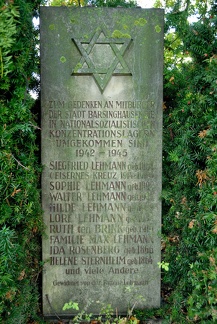 Neuer Jüdischer Friedhof: Gedenkstein für KZ-Opfer
