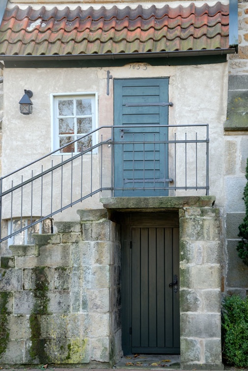 Hinterer Eingang zur Kirche