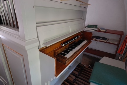 Spieltisch der Orgel